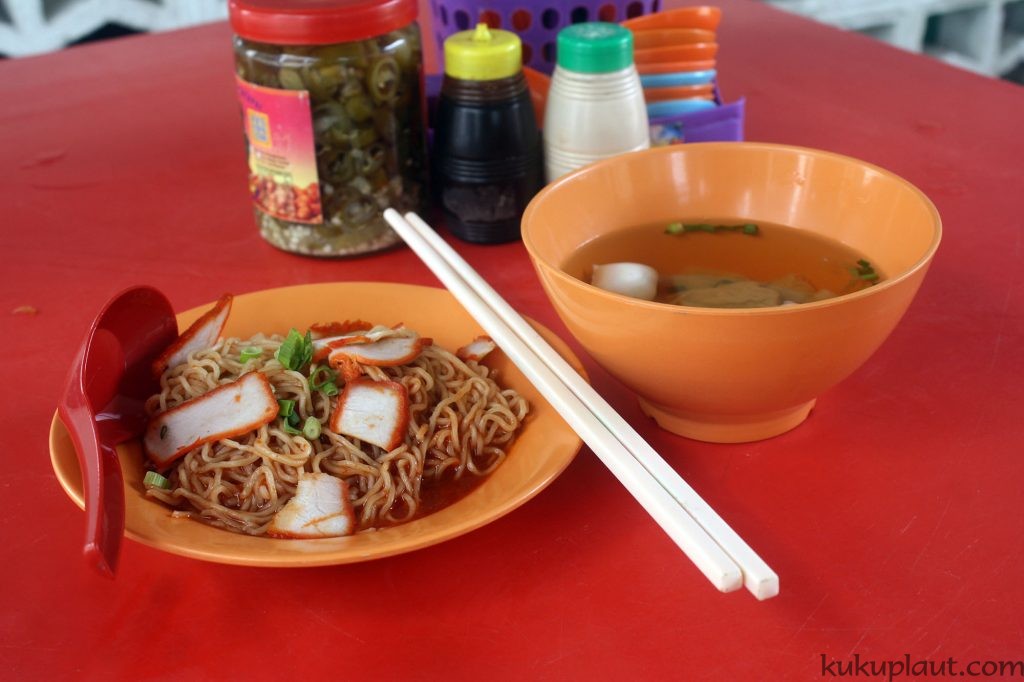 Wanton mee ready to serve